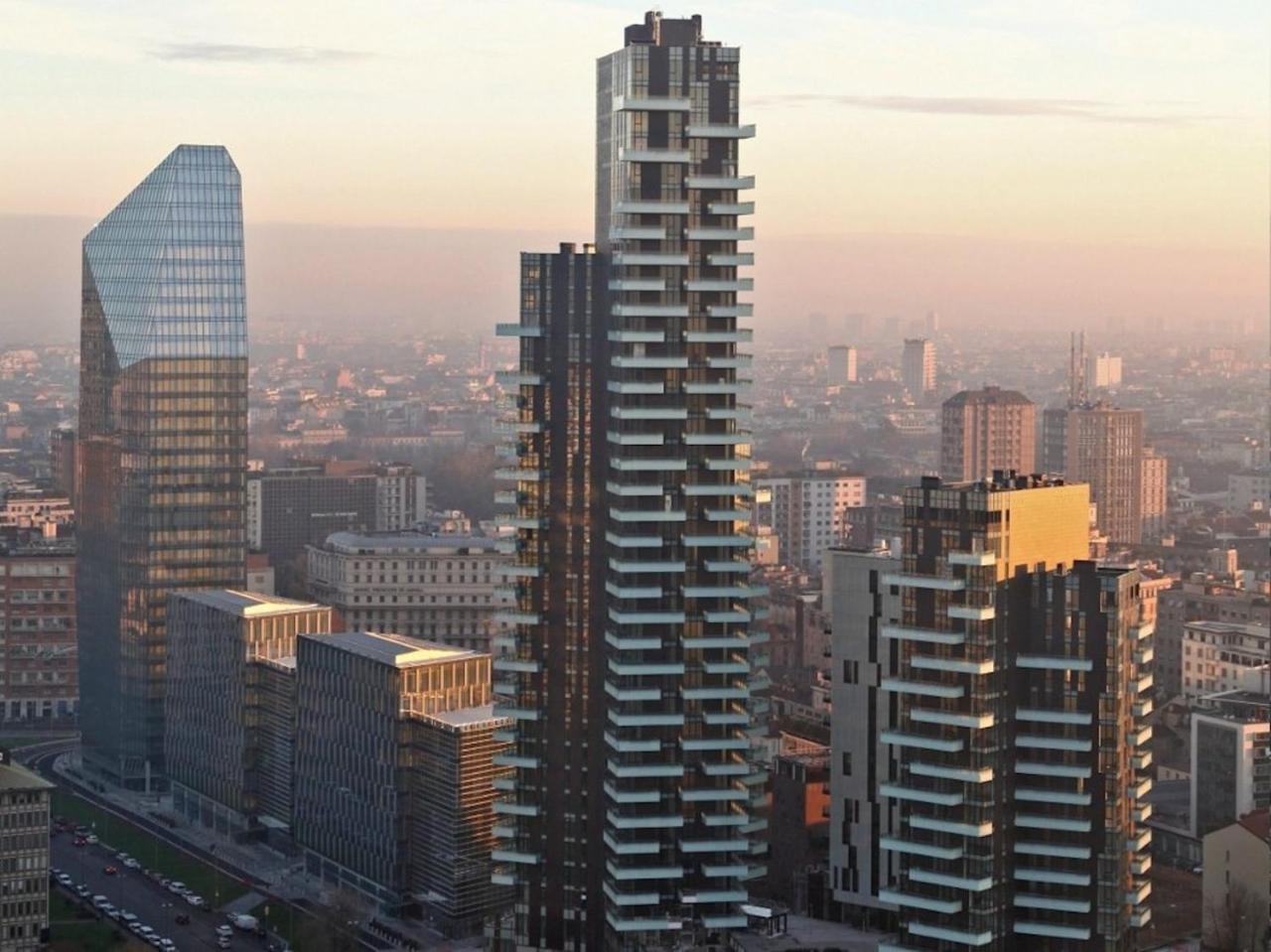 Stylish Elegant Suite In Torre Solaria With Exclusive Milan'S View Exterior photo