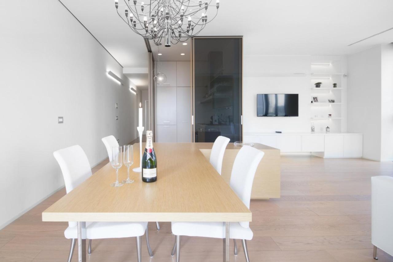 Stylish Elegant Suite In Torre Solaria With Exclusive Milan'S View Exterior photo