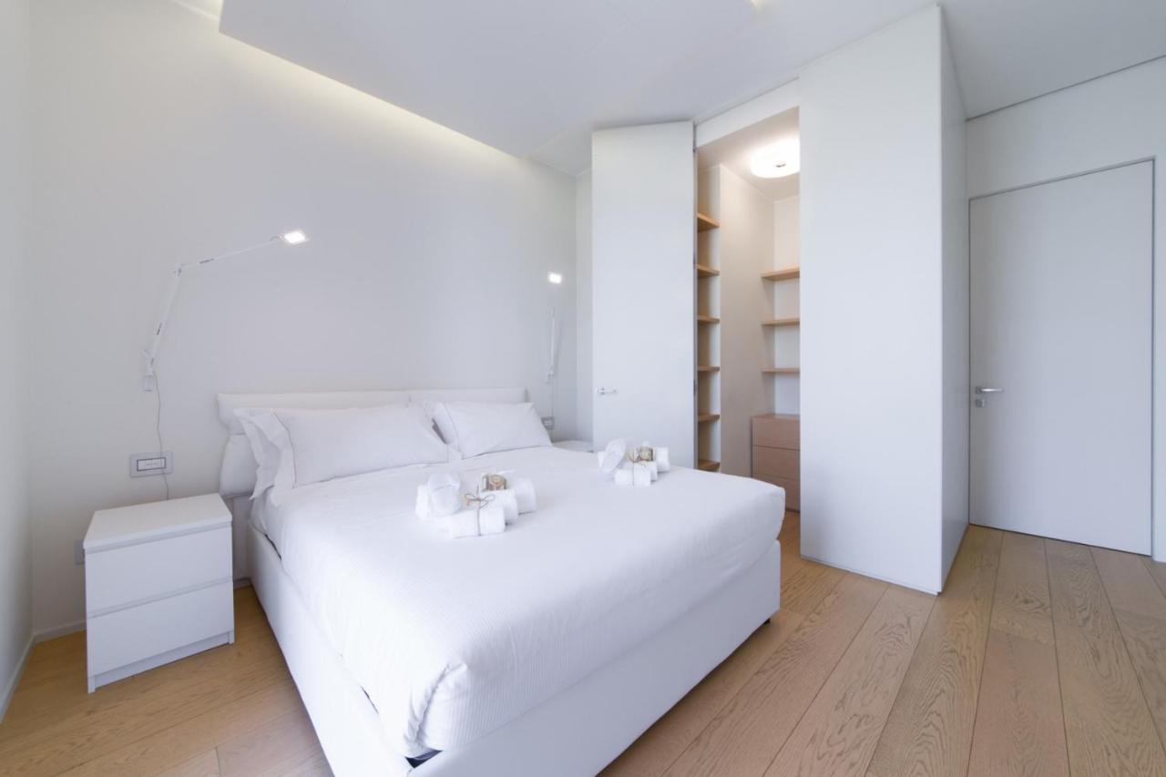 Stylish Elegant Suite In Torre Solaria With Exclusive Milan'S View Exterior photo