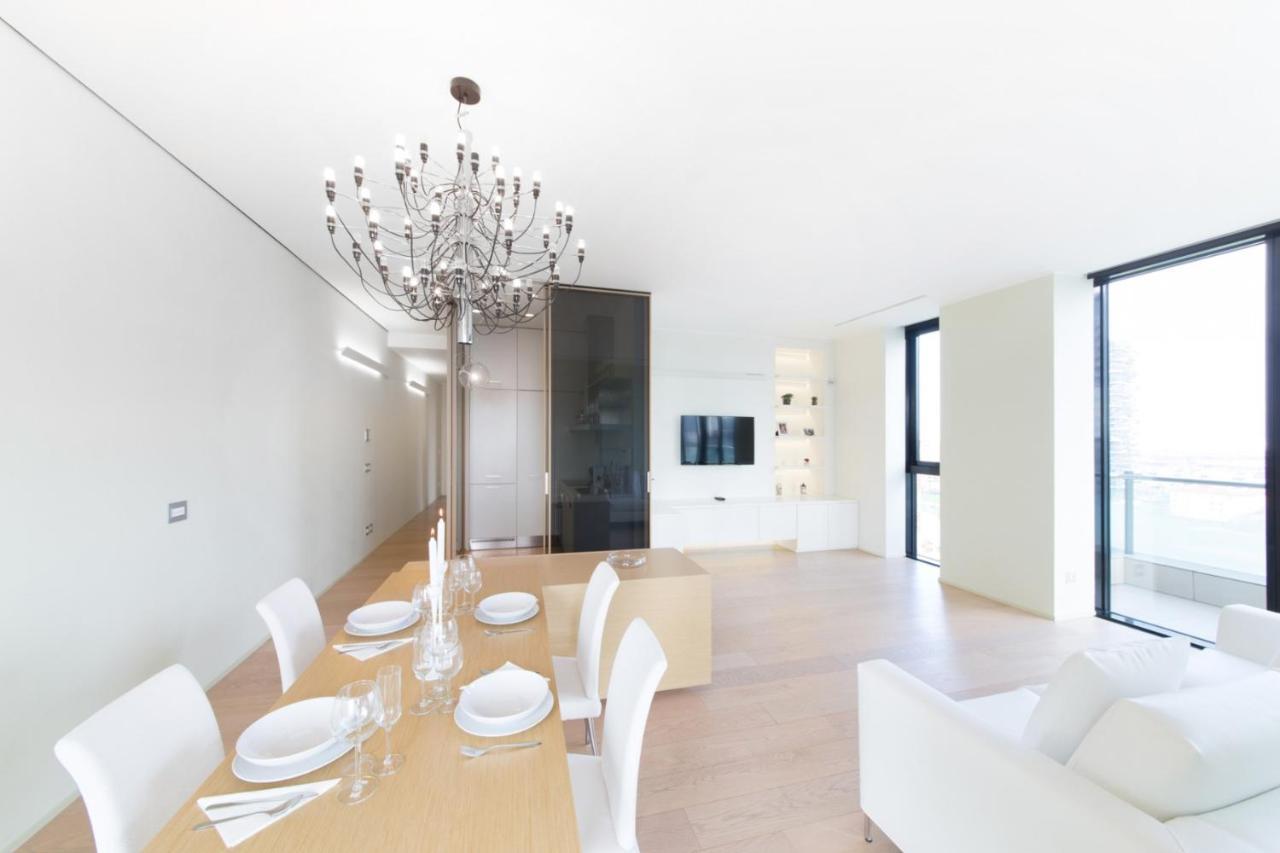 Stylish Elegant Suite In Torre Solaria With Exclusive Milan'S View Exterior photo