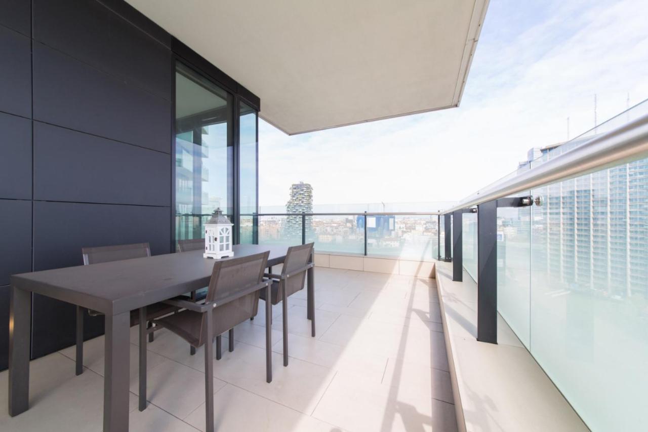 Stylish Elegant Suite In Torre Solaria With Exclusive Milan'S View Exterior photo