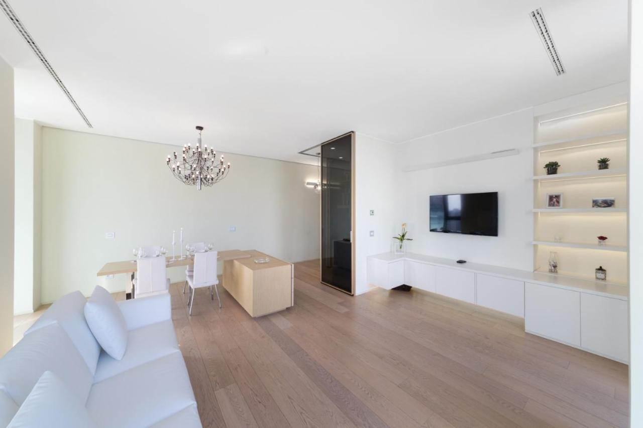 Stylish Elegant Suite In Torre Solaria With Exclusive Milan'S View Exterior photo